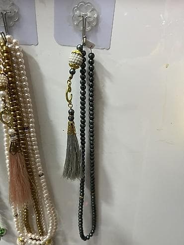 bujuteriya: Məhsul: Bəzəkli təsbeh dəsti Təsvir: - Klassik üslubda iki fərqli — 2