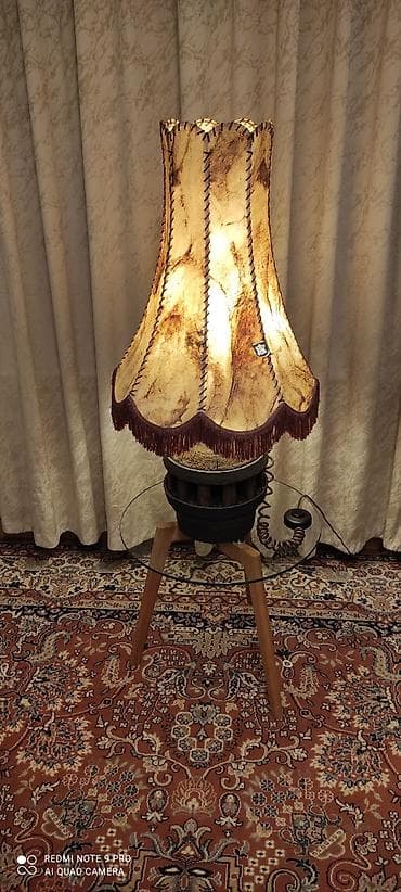 lent isiq: Vintage döşəmə lampası – “ECHTES PAPIER LEDER” etiketli kölgə - — 1