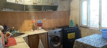 28 may qəsəbəsi: 4 otaqlı, 88 kv. m, Orta təmir — 6