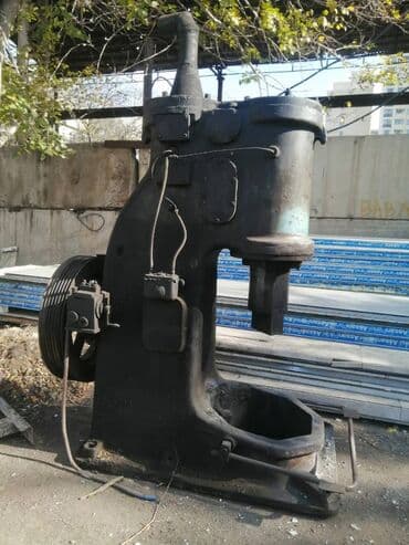 Molot . 75 və 150 tonluq var