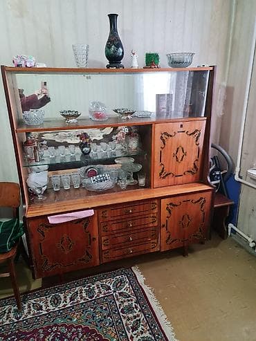 Retro bufet-vitrin və metal TV. 20 - bufet, TV- 10