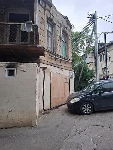 Seherin merkezinde. 28 may metrosunun teze cixisinin yaxinliginda — 9