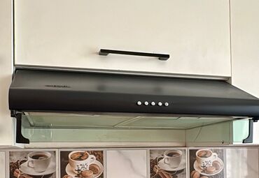 Кухонные вытяжки: Вытяжка цвет - Черный, Б/у — 1