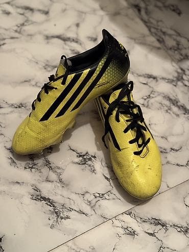 Toplar: Butslar Adidas, Ölçü: 42 — 2