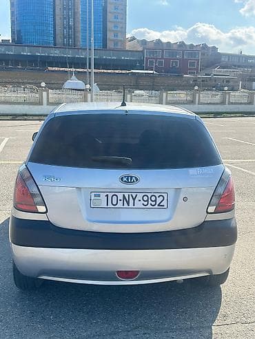 ağ maşın: Kia Rio: 1.4 l | 2007 il Hetçbek — 3