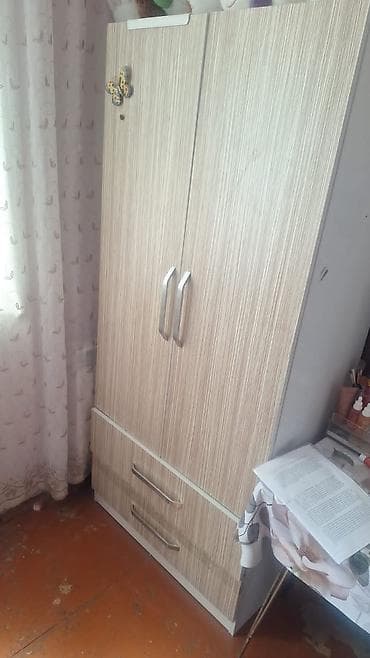 İşlənmiş, 2 qapılı, Güzgülü, Bej, Taxta, Açılan, Düz dolab