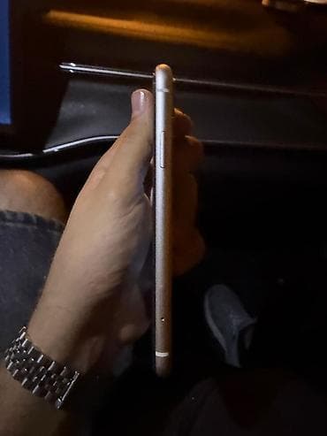 iphone 11 sade: IPhone 11, Ağ — 4