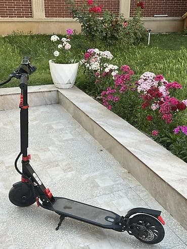 Elektrik nəqliyyatı: Elektrik skuter – qatlana bilən, şəhər içi rahat hərəkət üçün. Bu — 6