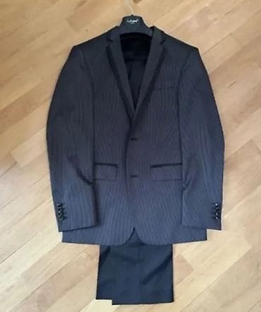 Костюмы: Kişi kostyumu – iki hissə - Rəng: tünd boz, incə şaquli xətli — 2