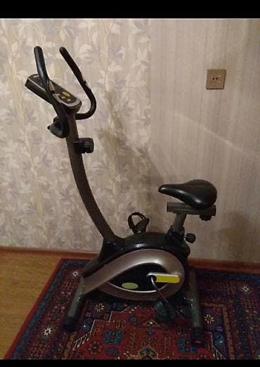 velo motor: Evdə istifadə üçün nəzərdə tutulmuş velotrenajor. Bu cihaz həm yuxarı — 1