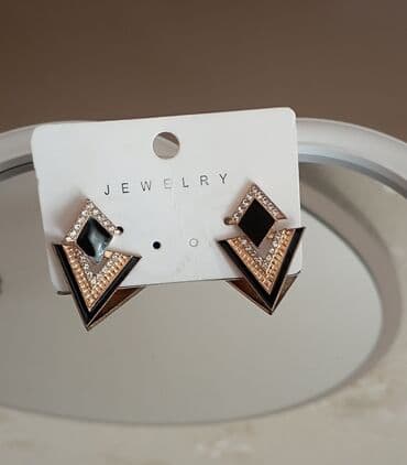 Zərif aksesuar dəsti. - Sırğalar: Qara emal və qızılı tonların