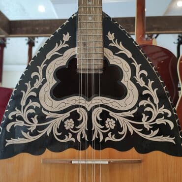 ed 10: Buzuki Material:Şam ağacı Ünvan:Nizami 42 (Daxil işlər nazirliyin — 3