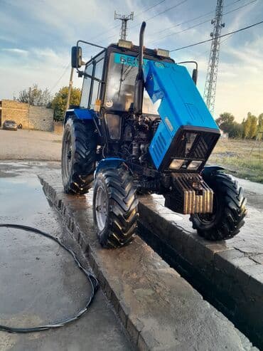 диски на зимнюю резину хендай элантра 2006: Belarus 892 traktoru - Marka/model: BELARUS 892 (mətn və emblemlər — 2