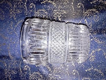 Kəsimli şüşə külqabı - Material: qalın, şəffaf şüşə - Dizayn: klassik