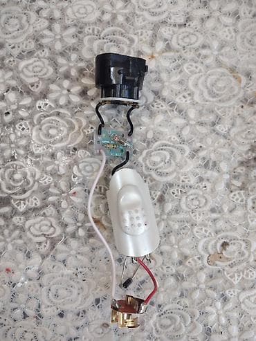 printer rəngləri: Məhsul: 3 pinli UK fişli elektrik kabeli – IEC C13 — 2