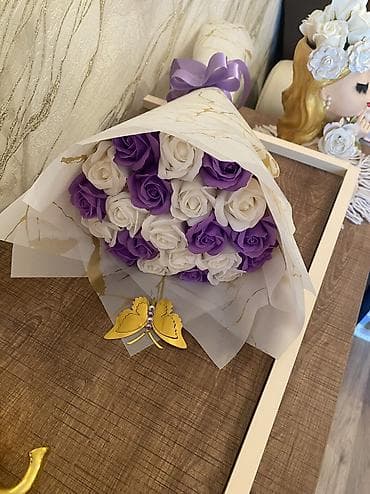 Satilirlar endirim olub gul buketler 10-16-20m — 10