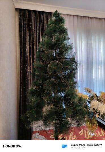 Qab-qacaq və mətbəx ləvazimatları: Süni şam ağacı üstündə işıqları hədiyyə verilir yeni kimidi 10 gün — 2