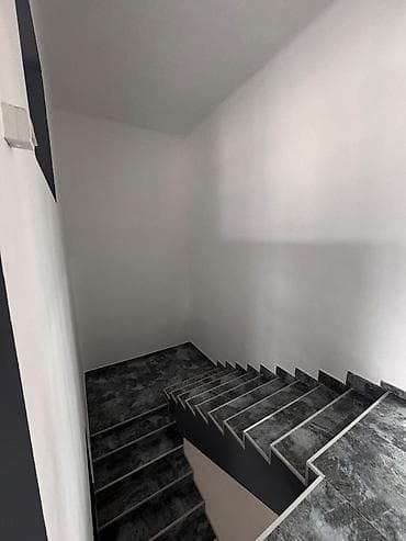 yasil derede kiraye evler: Mərkəzdə 570 kv. obyekt təcili satılır - İki mərtəbəli fasadlı, iri — 10