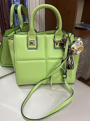 sumqayitda jaket: Neon-yaşıl rəngdə qadın çantası - Forması: kvadrat panelli, sərt — 2