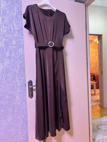 qadın şalvar: 1) Cins gödəkçə 30azn 2) Çəhrayı ziyafət donu 40azn 3) Bej ziyafət — 6