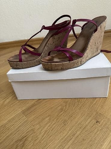 Босоножки, сандалии, шлепанцы: Marella brendi Qadın üçün platforma/kilidli sandal - Model: künc — 1