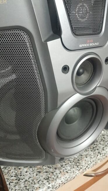 airdots s: Panasonic mini-hi-fi musiqi mərkəzi Xüsusiyyətlər: - 3 hissəli — 4