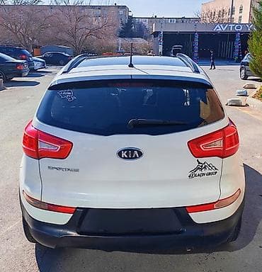 kia satisi: Kia Sportage: 2 l | 2011 il Krossover — 8