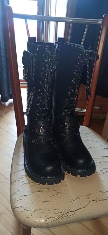 ботинки: Uniseks hündür botları – 38 ölçü, demi-sezon üçün. Ботинки новые — 2