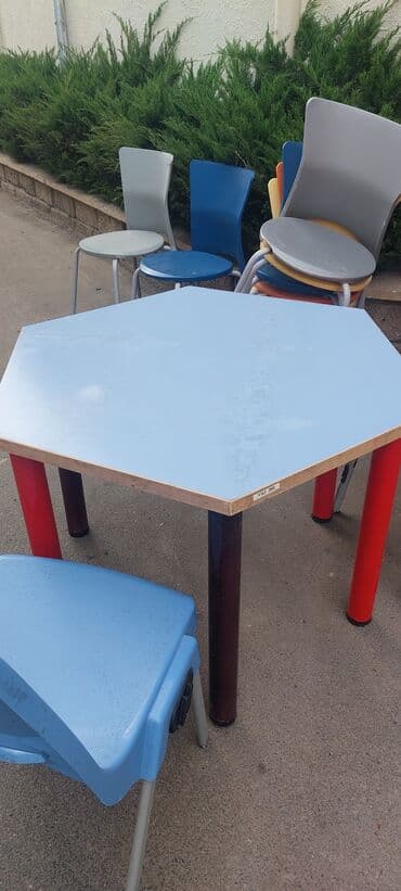 uşaqlar ucun taxta carpayılar: Uşaqlar üçün masalar oturacaqlar bagça məktəb rəsmdə işlənə bilən — 6