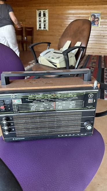 Radio: Sovet istehsalı “Okean-209” portativ radiopriomnik - Korpus: taxta — 2