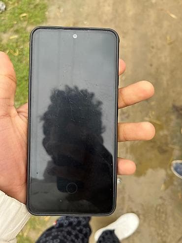 Telefonin ekranında çat var Barter veya almaq isdeyen əlqaye kecsin