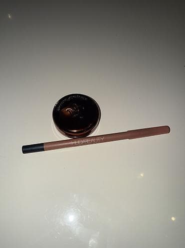 Huda beauty dodaq qelemi ve yummy skin( sephoradan alinib) baza. Hem