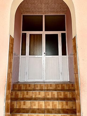 evle masin barter: Ev 3 sot torpaqda tikilib. Yeni tikilidir. 4 otaqdan ibaretdir. Kombi — 7