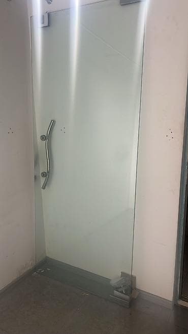 Şüşə qapı – ofis və yaşayış məkanları üçün - Material: 10 mm