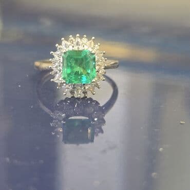 zumrud qaşlı uzuklər: Помолвочные, Кольцо, Белое золото, Изумруд — 1