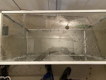 İstehsal avadanlığı: Şüşə vitrin stend - Material: tam şüşə korpus, alüminium/profil — 2