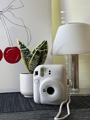 Fujifilm Instax mini 12 – ani foto kamera - Rəng: ağ - Linza: 60 mm