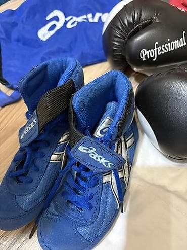 notebook cantaları: İdman dəsti – döyüş növləri üçün Komplektin tərkibi: - Adidas Judo — 3