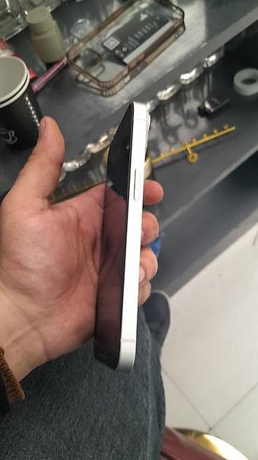 apple iphone 1: IPhone 14, 128 GB, Ağ, Face ID — 4