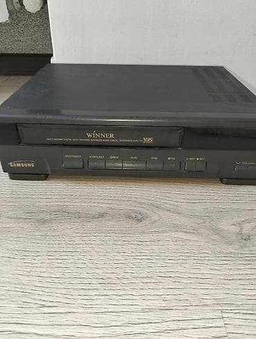 Магнитофоны: Salam tam işlək vəziyyətdədir.Puıtuda var.Samsung VHS videomaqnitofon — 1