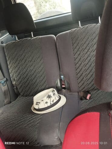 Toyota RAV4 – 1-ci nəsil, ağ rəng, 5 qapı, yüngül yolsuzluq üçün