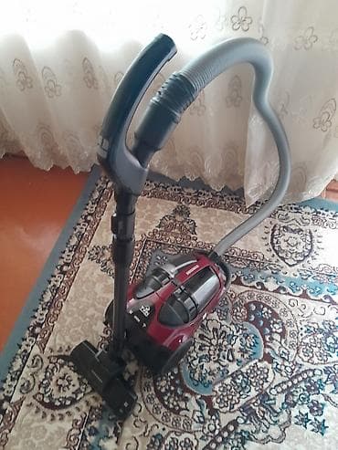 Samsung tozsoran – torbasız, silindr tipli model. - Güclü siklon