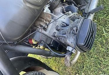 moto duqa: Yük daşımalı qoşa qoşqulu motosiklet - Yan qoşqu ilə təchiz olunmuş — 5