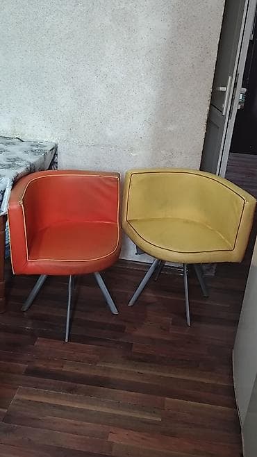 Kuxna stollari 2si birge 15azn. Yerleşir Hövsanda whatsapp — 1