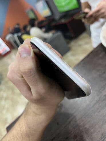 500gb hard disk: IPhone 11, 64 GB, White Titanium, Zəmanət, Simsiz şarj, Face ID — 8