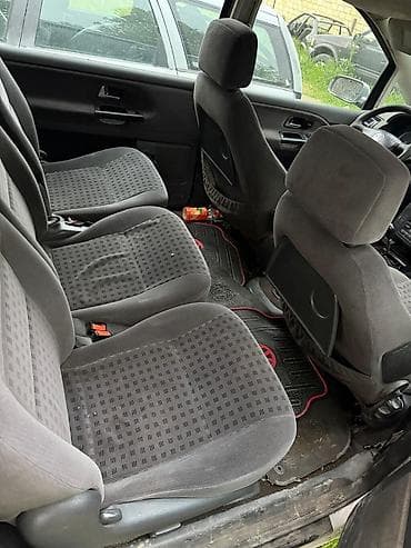 hundai h 1: Volkswagen Sharan, gümüş rəngli, ön çəkili miniven. Xüsusiyyətlər: - — 3