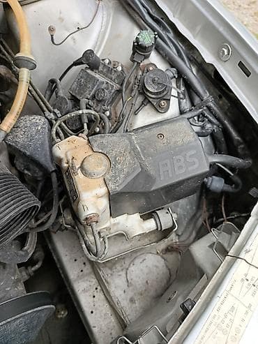 disk qapaq: Mercedes-Benz W201 (190) sedan - Ban növü: sedan, gümüşü rəng - — 4