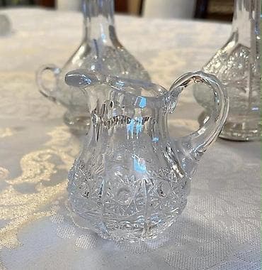 qapi dekoru: Tom xurustal 2 eded nar şerab qabi.Yenidir. Qiymet cütü 100 azn Unvan — 1
