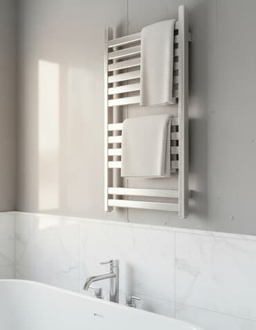 Dəsmalqurudan (suşilka). Materialı parlaq aluminium. Qoşulub amma