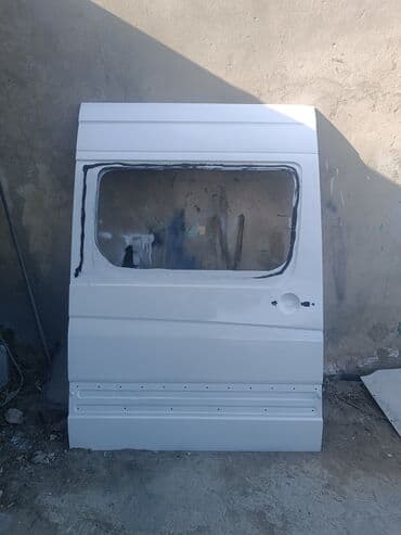 Sprinter qapisi satilir lalafo.az -da Sprinter qapisi satilir